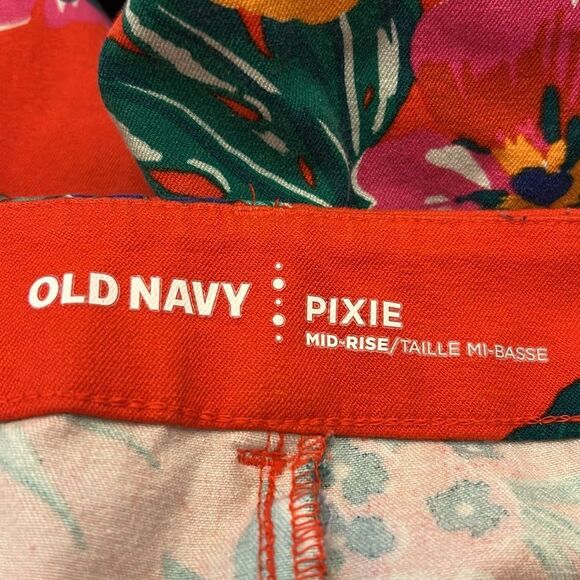 Old Navy Red Floral Mid rise Pixie Pants Size 8 EUC - Picture 8 of 9